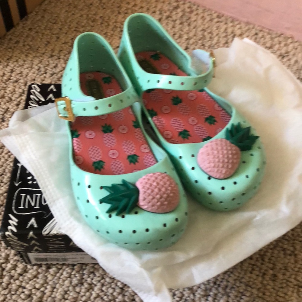 Mini Melissa size 10